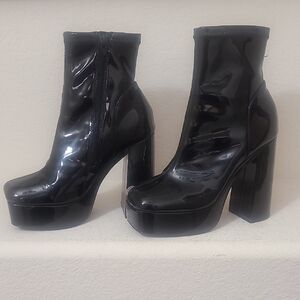Steve Madden Glossy Black Platform Boots